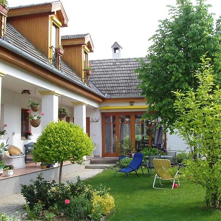 Rudolf'S Fogado Hotel Zsira Екстериор снимка