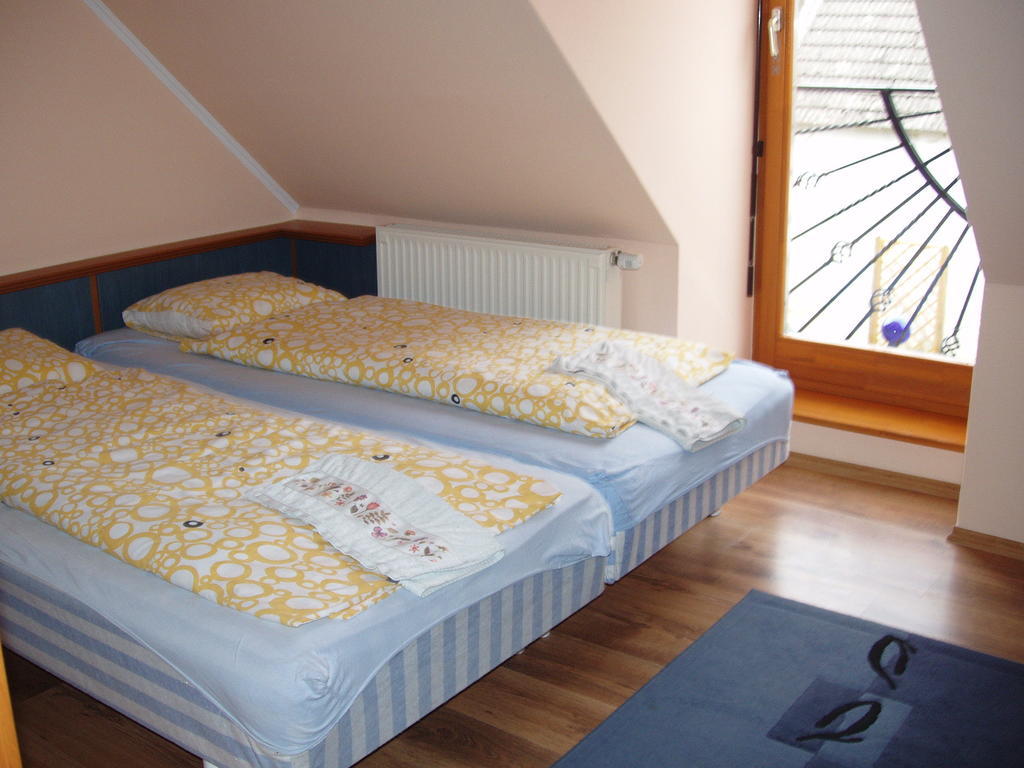 Rudolf'S Fogado Hotel Zsira Стая снимка