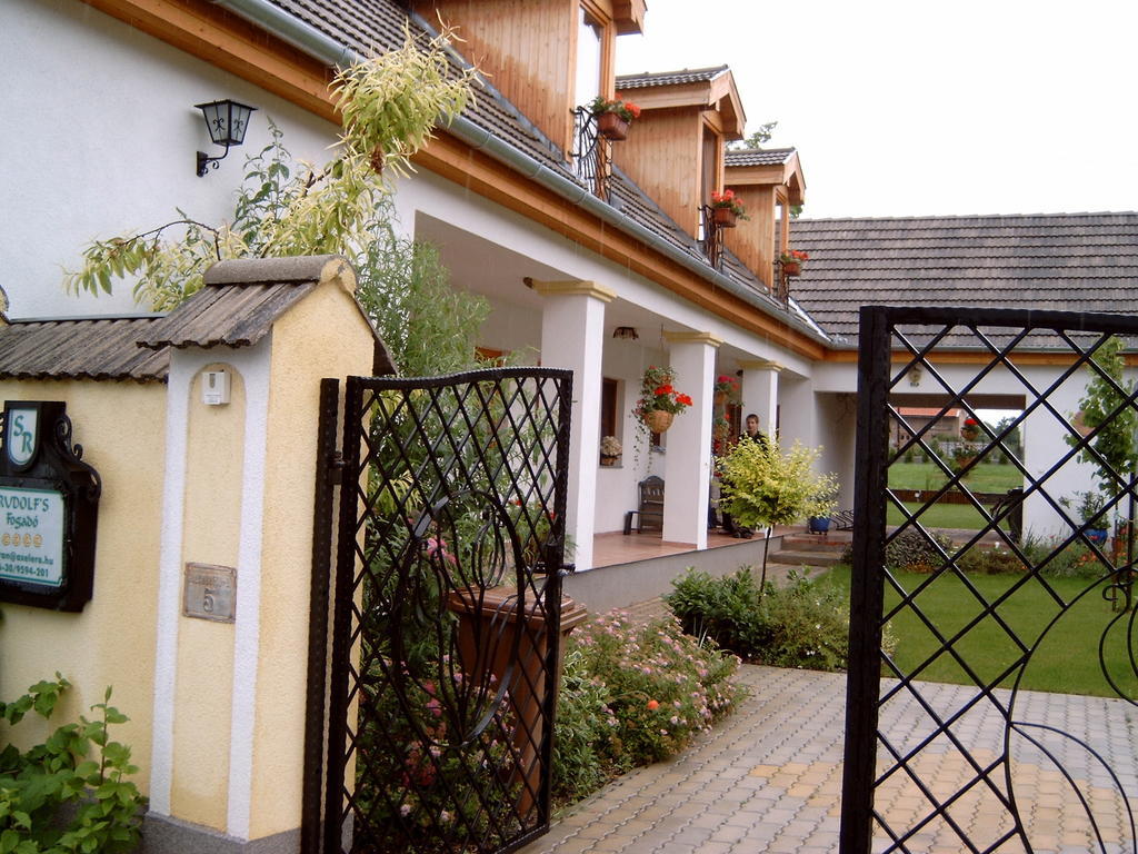 Rudolf'S Fogado Hotel Zsira Екстериор снимка