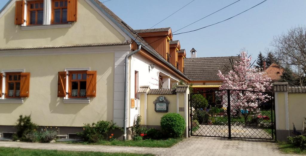 Rudolf'S Fogado Hotel Zsira Екстериор снимка
